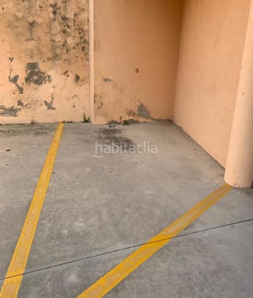 Foto 2721ceea-2b4a-45e9-b628-bdd8daa1c49e. Autoparkplatz in Jonquera (La)