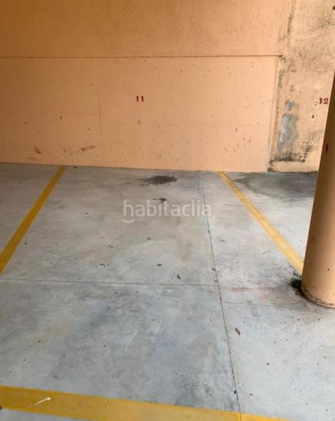 Foto b9e2dc2d-0013-42fc-ab81-ce1aa2aa3694. Autoparkplatz in Jonquera (La)