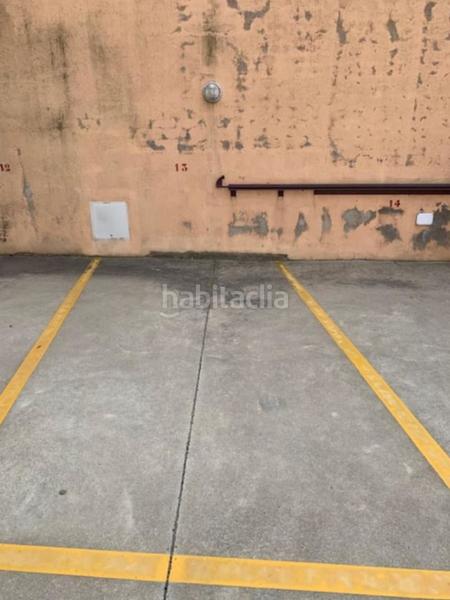 Foto f0e561e0-2621-456c-95ab-a63ed32284ce. Autoparkplatz in Jonquera (La)