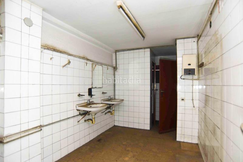 Foto 4a310e61-1208-4ff6-b64e-1e370c6d07d1. Local commercial dans Centre Santa Coloma de Gramenet