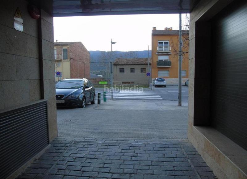 Foto 48138a7a-9c92-4ce0-b117-1f2b3556efe5. Aparcament cotxe a Balenyà