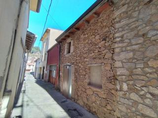 Casa aparellada  Hospital. Solvia inmobiliaria  chalet adosado sant hilari sacalm