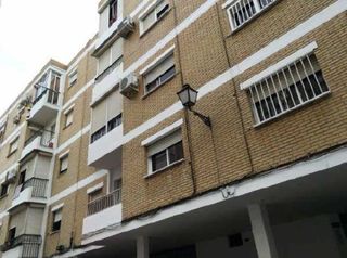 Pis  C/ antonio mairena. Solvia inmobiliaria  piso tomares