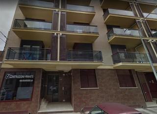 Aparcament cotxe  Ceramica. Solvia inmobiliaria  garaje amposta