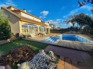 Xalet  C/ tarragona. Solvia inmobiliaria  chalet independiente palausolità i plegaman