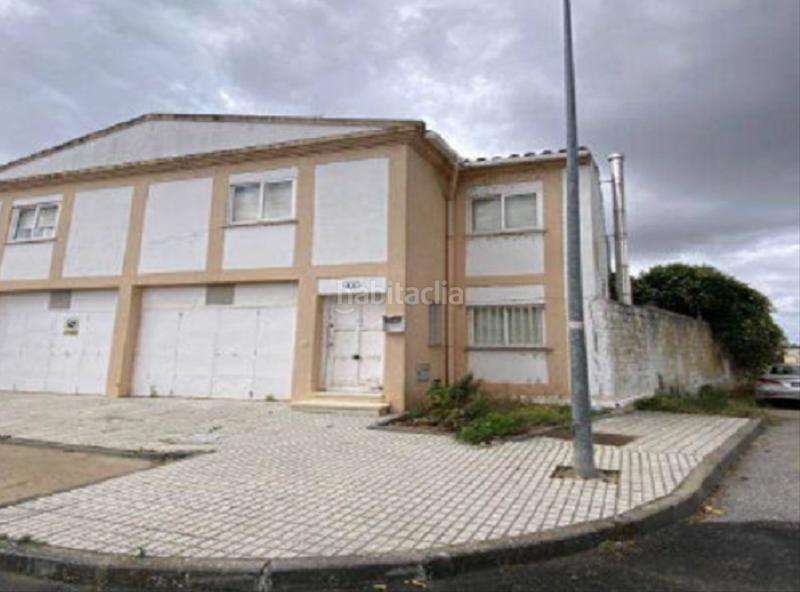 Foto c75bcddf-7f47-4476-9d59-8d3dd7915bb1. Casa pareada solvia inmobiliaria chalet adosado en Trujillanos