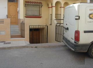 Aparcament cotxe  C/ san josé. Solvia inmobiliaria  garaje adra
