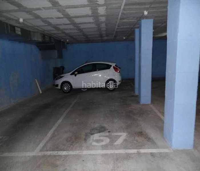 Foto b50e91df-e94e-4a02-a6a0-54228dd23ccc. Aparcament cotxe a Creu de Barberà Sabadell