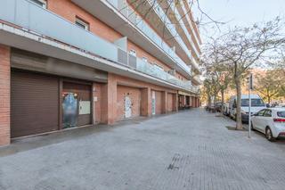 Local Comercial  C/ manresa. Solvia inmobiliaria  locales reus