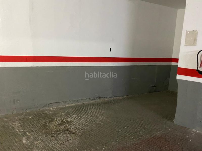 Foto c47e3b1f-b38f-4cd5-ba0a-d5e8bccd33da. Aparcament cotxe a La Bordeta Barcelona