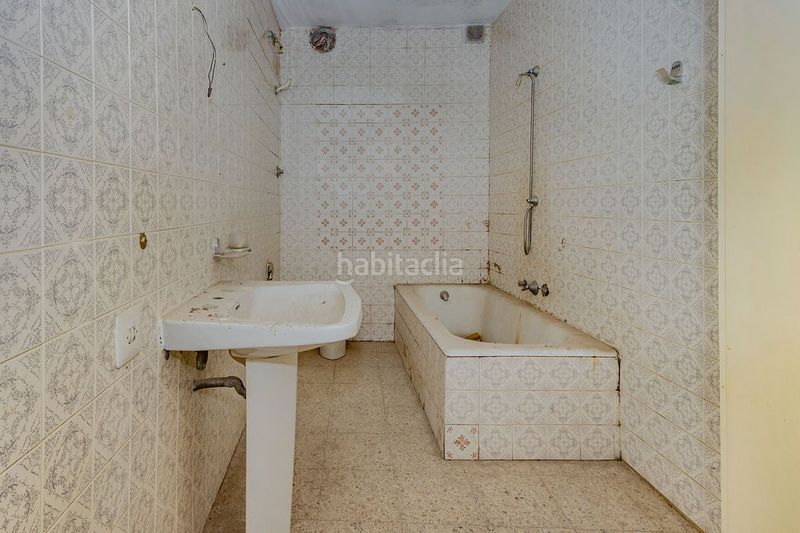 Foto ab4e38de-7c01-4ba7-83ef-1558411071e9. Edificio in Mariola Lleida