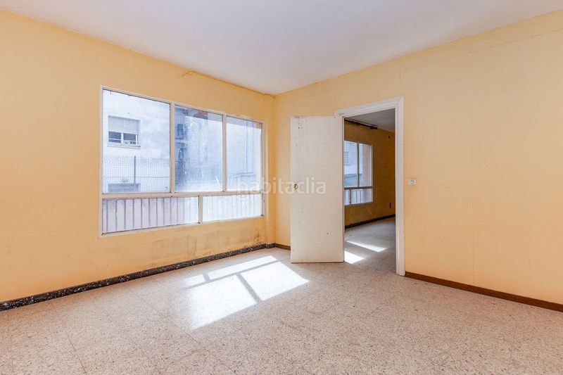 Foto dfeb7145-3984-4b89-b922-d4b6266a784b. Edificio in Mariola Lleida