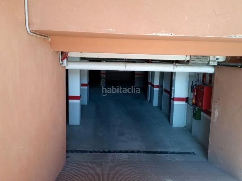 Foto af0fed26-c30c-4fdf-94bc-81825882cf55. Aparcament cotxe a Brenes