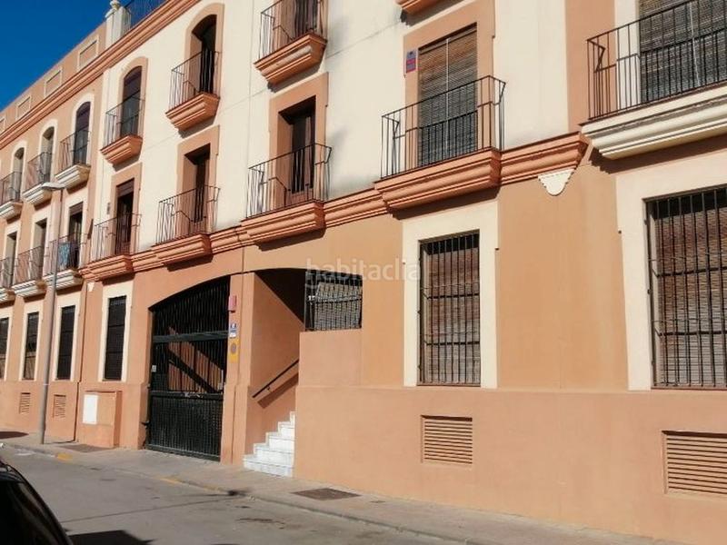 Foto b01d513c-8d11-47d7-9000-6c4a2a1d79c1. Aparcament cotxe a Brenes