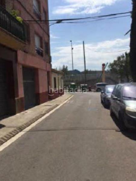 Foto f48d3507-58d0-436e-8529-e33c1e444515. Aparcament cotxe a Vilanova del Camí