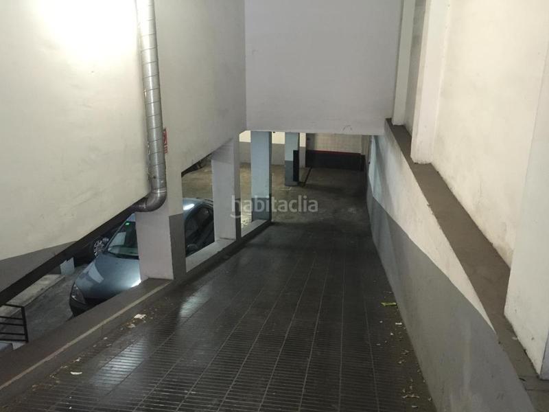 Foto c2bb3724-dc26-4070-b860-4c4e026259ed. Parking coche solvia inmobiliaria garaje sant adrià de besòs en Badalona