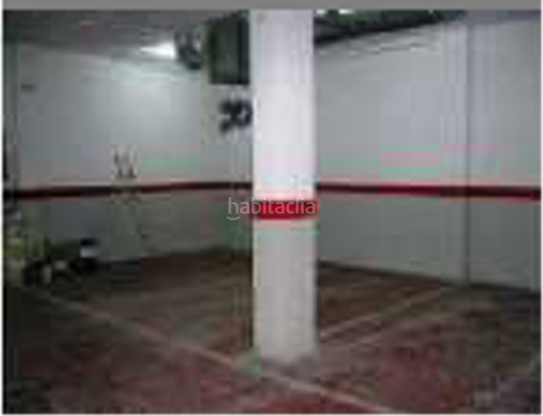 Foto ed97fbe2-ae45-4eac-ba8b-3e97d4ec69f0. Aparcament cotxe a Sant Fruitós de Bages