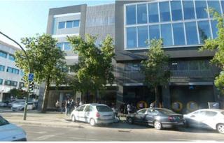 Aparcament cotxe  Av de hytasa. Solvia inmobiliaria  garaje sevilla