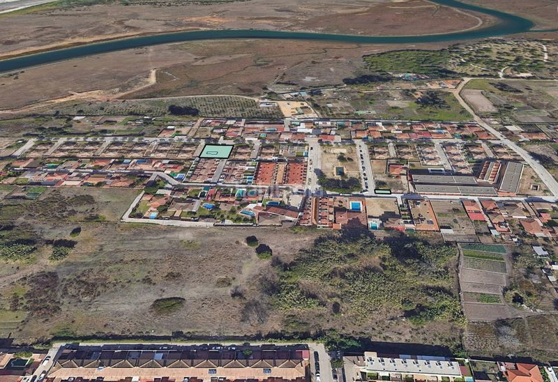 Foto ba74956f-003c-4f6a-8e2b-9716cf5ed0c1. Finca rústica a El Rinconcillo Algeciras