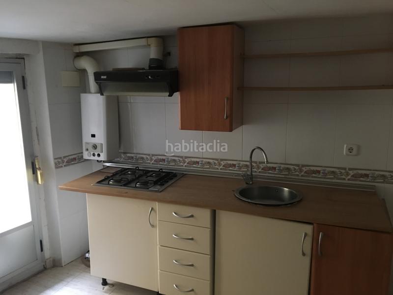 Foto d6e2c45a-138d-43fa-b6bc-c0c444cd16a9. Casa pareada solvia inmobiliaria chalet adosado en Cenicero