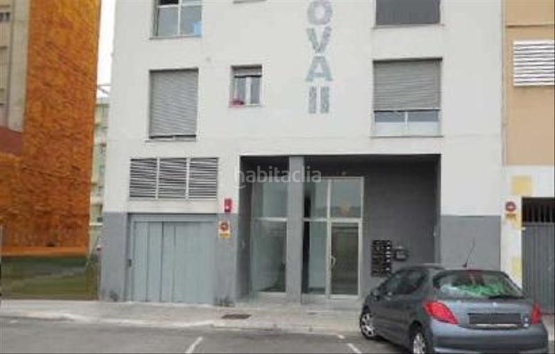 Foto 3e8fa05c-39ba-41dc-a72b-d56c29cc2307. Parking voiture dans Oliva pueblo Oliva