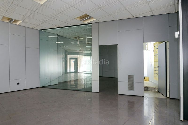 Foto 3147c549-2882-4302-bcee-74b8f0721d3d. Local comercial a Centro Avilés