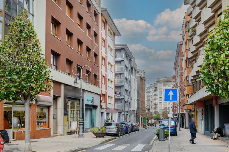 Foto eef2a0fe-bb39-41ff-afc0-3d5deeec4929. Local comercial a Centro Avilés