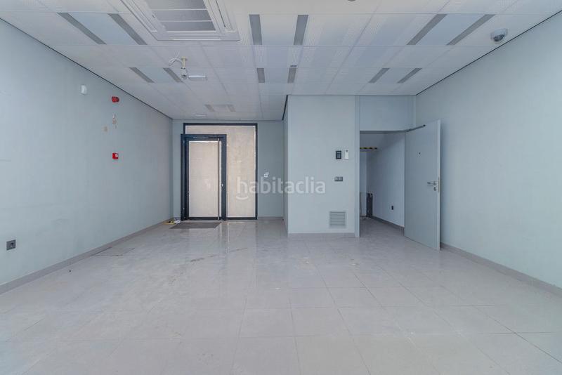 Foto 04ba120f-7eae-447a-ad5f-3a736ecd2dff. Affitto locale commerciale in Almagro