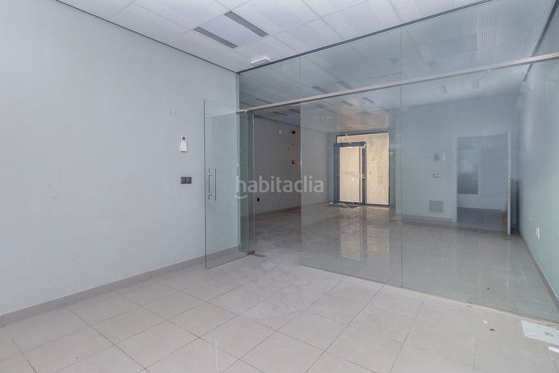 Foto 8dbaa714-8b60-4885-8191-88377954db2d. Affitto locale commerciale in Almagro