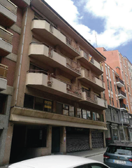 Local commercial  C/ bisbe morgades. Solvia inmobiliaria  locales vic
