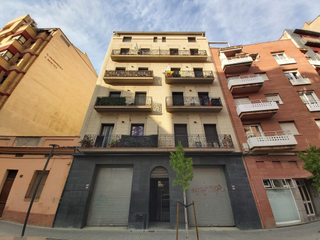 Lloguer Local Comercial  Cl general britos. Solvia inmobiliaria  locales lleida