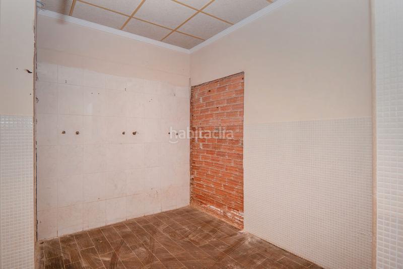 Foto 1bda5ce7-cd88-491d-acd3-420a8785fb09. Location local commercial dans Yecla