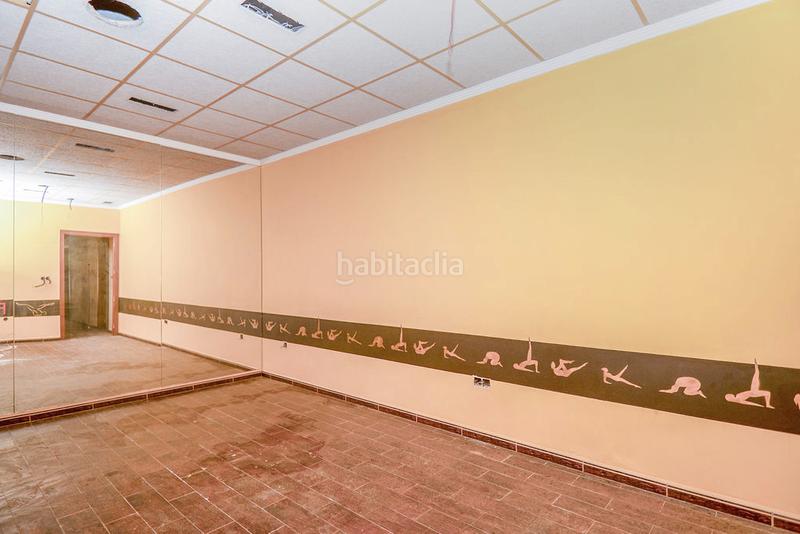 Foto 6025c5db-ffee-4e87-81b3-e26ea0f8a716. Location local commercial dans Yecla