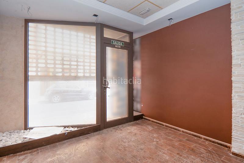 Foto cf8e8f9f-28a4-45ae-81e0-b8aab93edc7c. Location local commercial dans Yecla