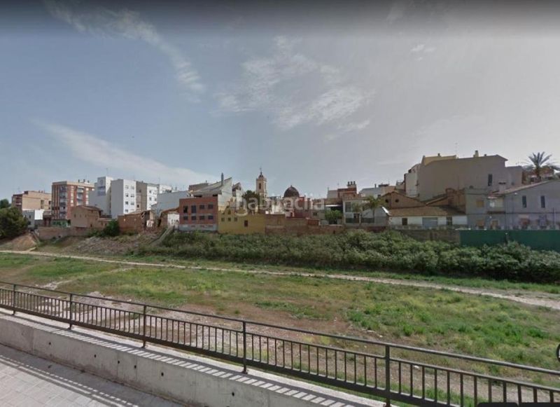 Foto e940d647-d2ba-4845-b5eb-d9b8e6d3c748. Aparcament cotxe a Plaza Xúquer Paiporta