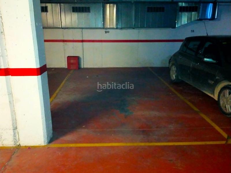 Foto f214734c-6a60-401e-9ed1-b312659cb001. Aparcament cotxe a Santa Bàrbara