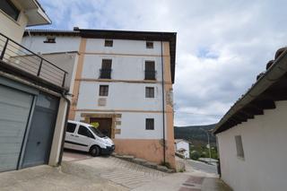 Casa aparellada  Cl rotxapea. Solvia inmobiliaria  chalet adosado salinas de oro