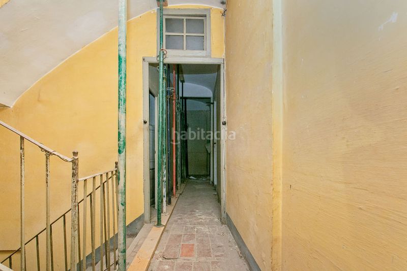 Foto cfc0a2ef-1f32-4a99-bb02-35b1f4742b2e. Casa aparellada a Nucli Urbà Esparreguera