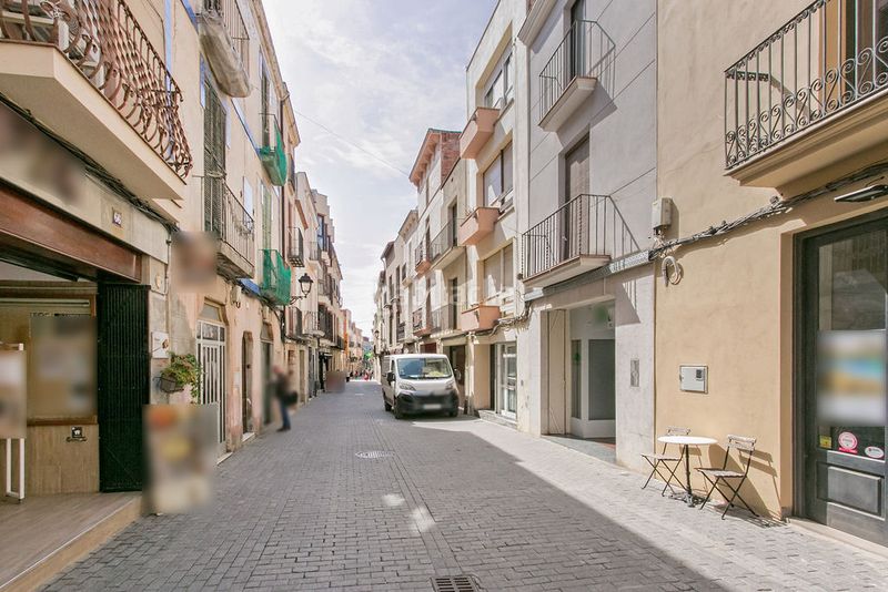 Foto ef04e715-7856-45ef-8119-bea4a8f5a9f8. Casa aparellada a Nucli Urbà Esparreguera