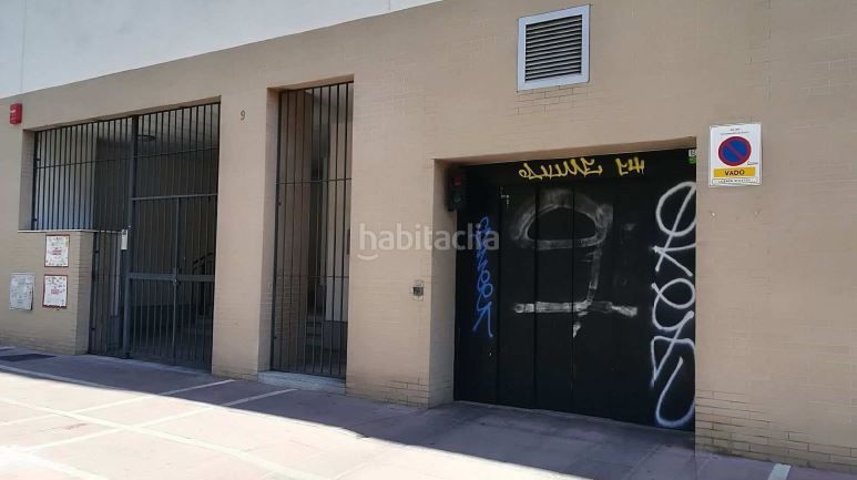 Foto c482a885-9fa9-4cc9-acfd-2a609de23d00. Aparcament cotxe a Tiro de Línea Sevilla