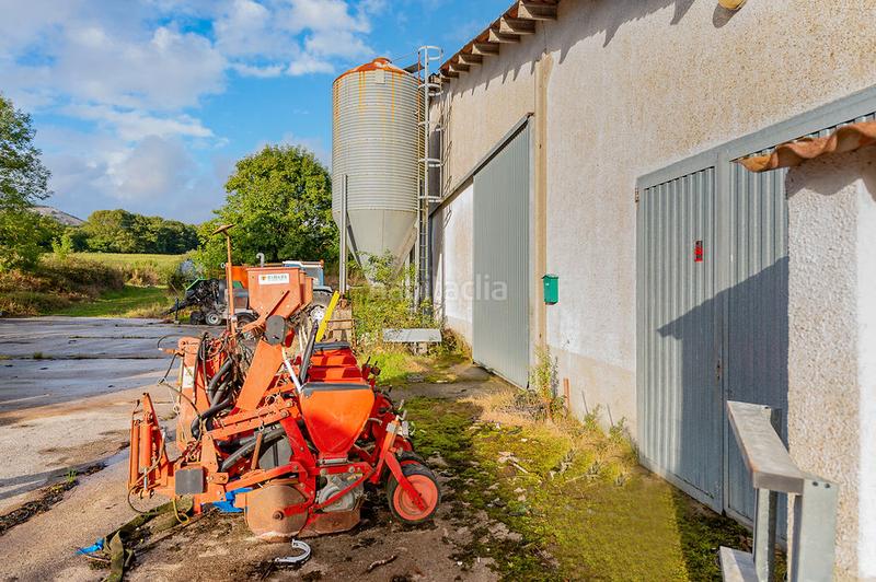 Foto 67231b1d-d321-45d8-a936-34085f599aa4. Nau industrial a Larraun