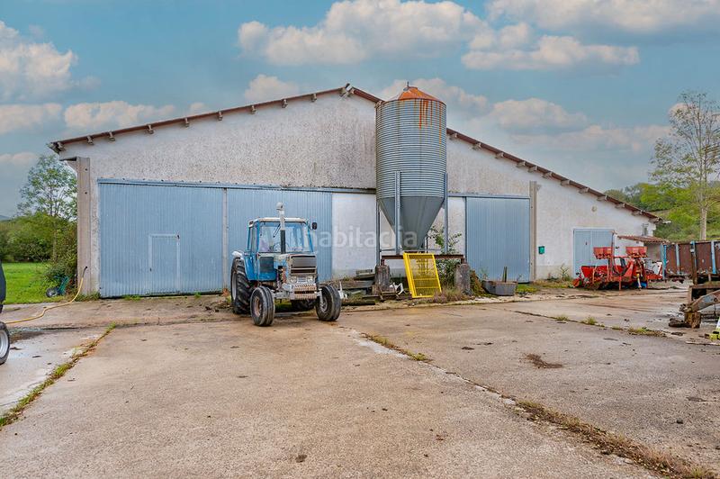 Foto 8816968f-26bd-466f-9e62-e4b0560ce7fe. Nau industrial a Larraun