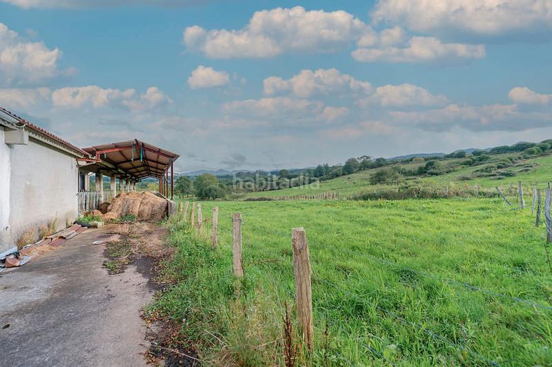 Foto bec06ed8-1c0d-483b-a68c-bd15170e9742. Nau industrial a Larraun