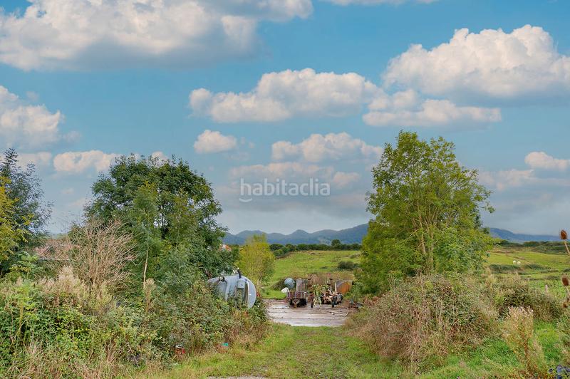 Foto c5f14fb0-6b5d-4d1b-9ee4-622d09a53649. Nau industrial a Larraun