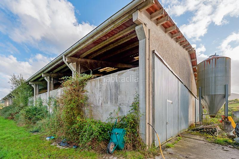 Foto d967b233-f8a9-4061-81a6-09700f7faca1. Nau industrial a Larraun