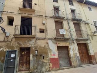 Casa aparellada  Cl las cortes. Solvia inmobiliaria  chalet adosado huesca