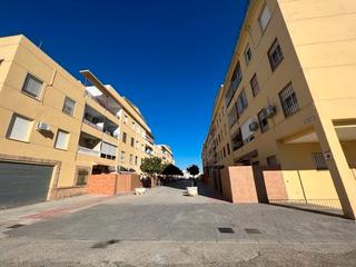 Aparcament cotxe  C/ ciruelo. Solvia inmobiliaria  garaje lora del río