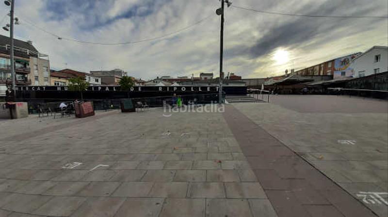 Foto 76b7c725-535b-465f-a3f0-86f2b99e0d7d. Lloguer local comercial a Casc Antic Ripollet