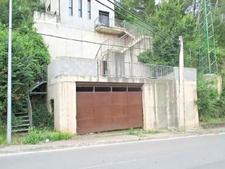 Chalet  Av selva negra catalana. Solvia inmobiliaria  chalet independiente vallirana