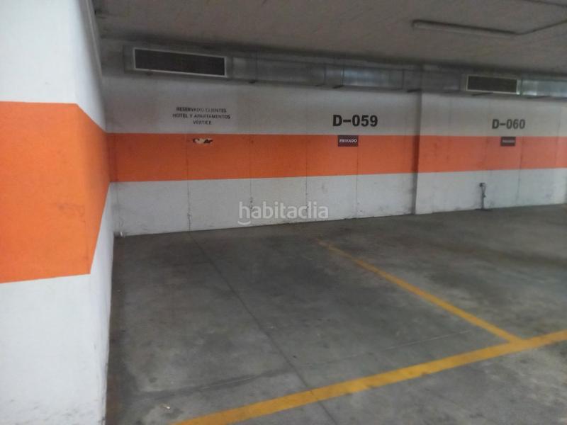 Foto ac56d936-0ce3-41dc-bb05-2f227431376f. Autoparkplatz in Avenida Juan Diego Bormujos